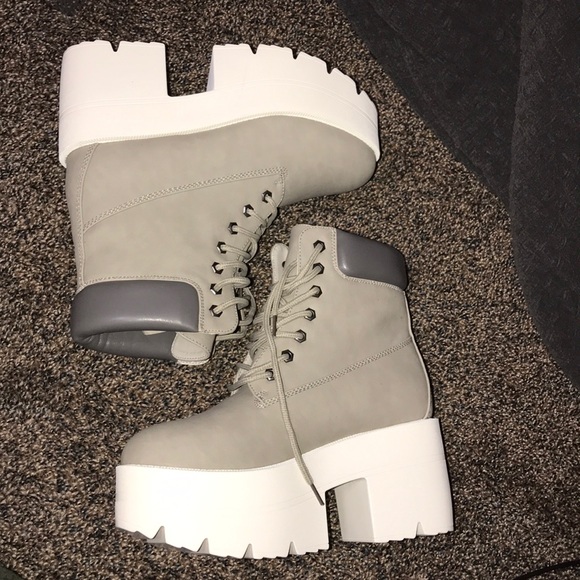 Never worn - Picture 3 of 4